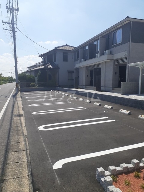 2/6 駐車場