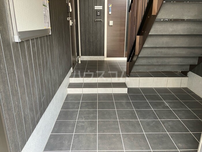 17/18 エントランス