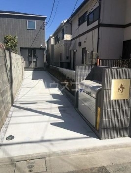 14/22 エントランス