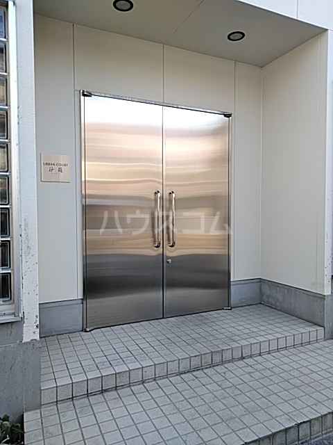 22/25 エントランス