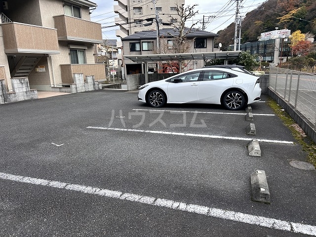 26/28 駐車場