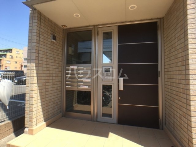 15/26 エントランス