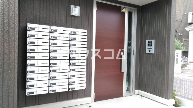 17/27 エントランス