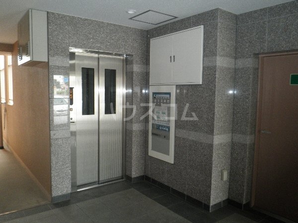 22/30 エントランス