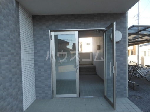 20/27 エントランス