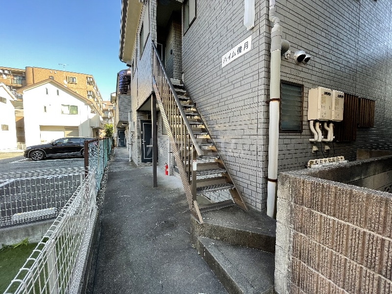 21/22 エントランス