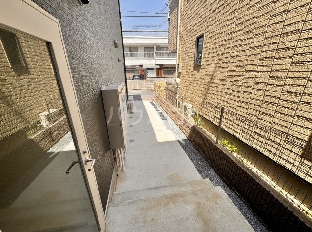 17/27 エントランス