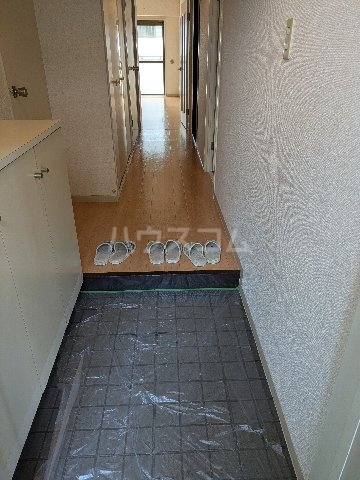 13/26 玄関