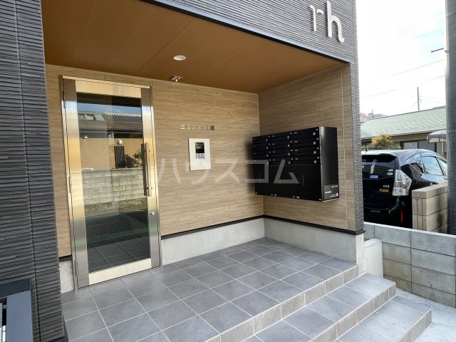 23/30 エントランス