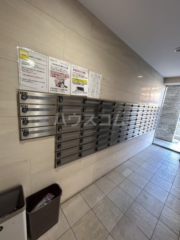 21/30 エントランス