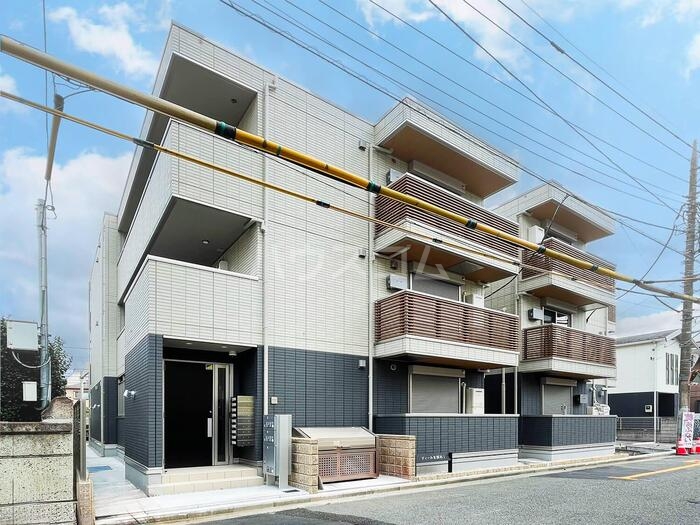 25/30 エントランス