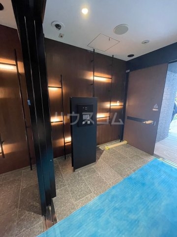 25/30 エントランス