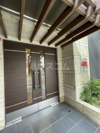 14/22 エントランス