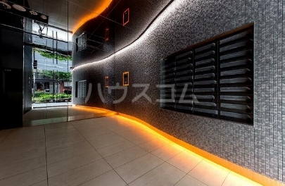 16/20 エントランス