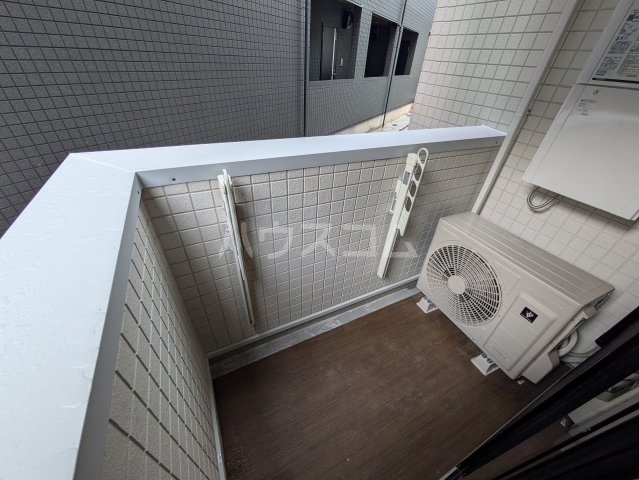 13/23 バルコニー