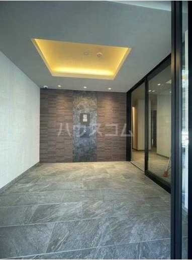 14/23 エントランス