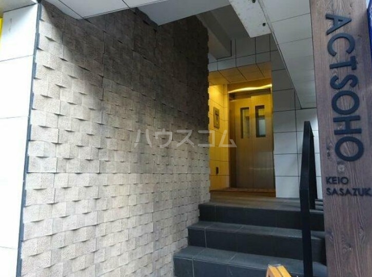 14/17 エントランス