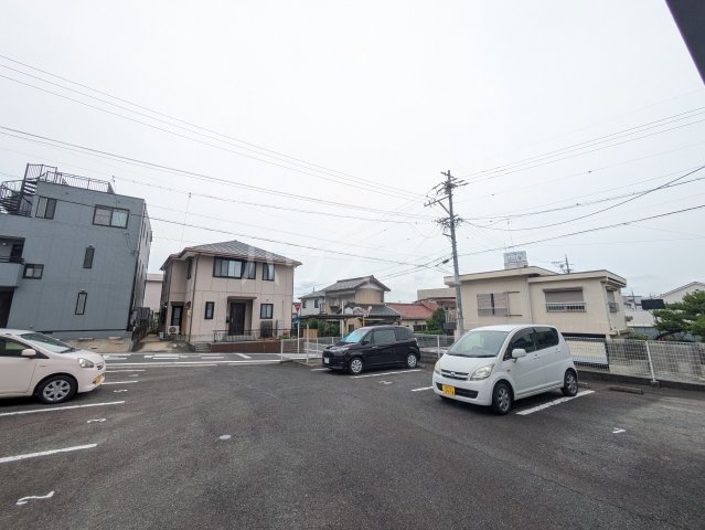 2/4 駐車場