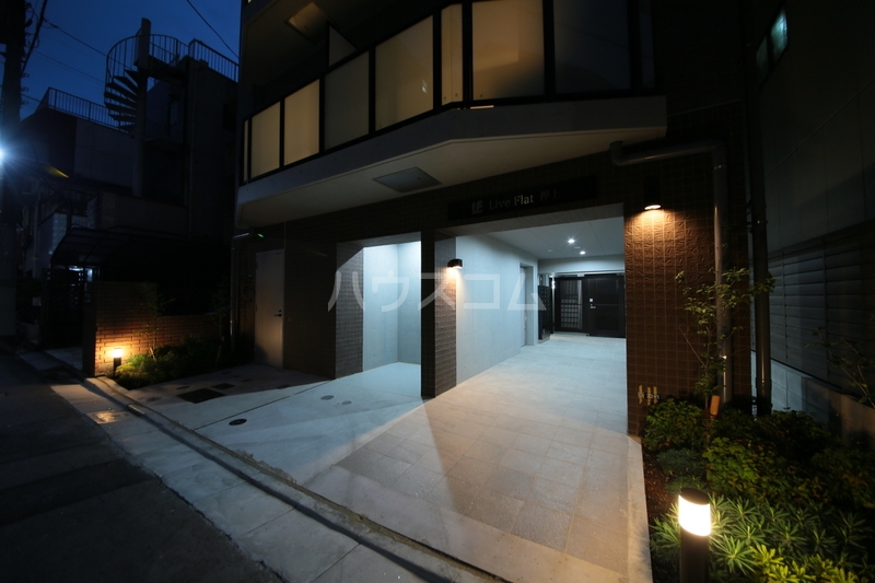 2/5 エントランス