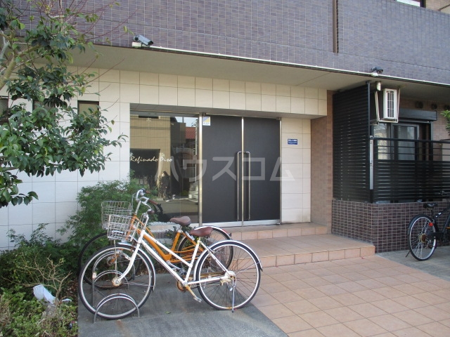 21/25 エントランス