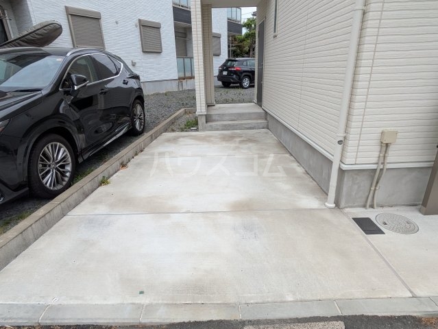 28/30 駐車場