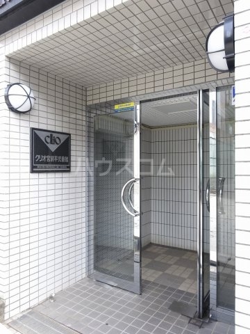 18/28 エントランス