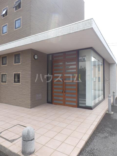 21/30 エントランス