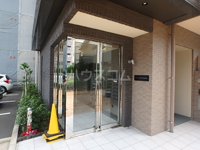 21/30 エントランス