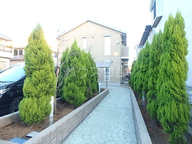 22/28 エントランス