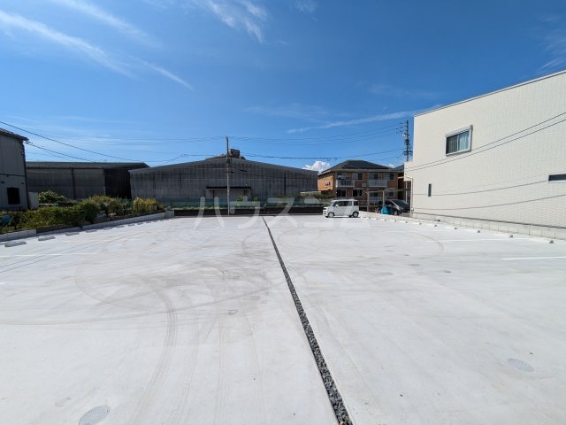 16/25 駐車場