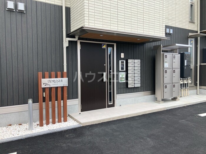 22/26 エントランス