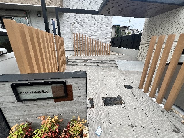 21/30 エントランス