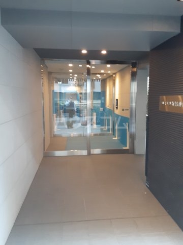 28/30 エントランス