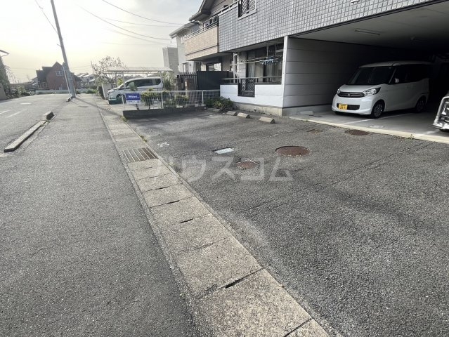 22/30 駐車場
