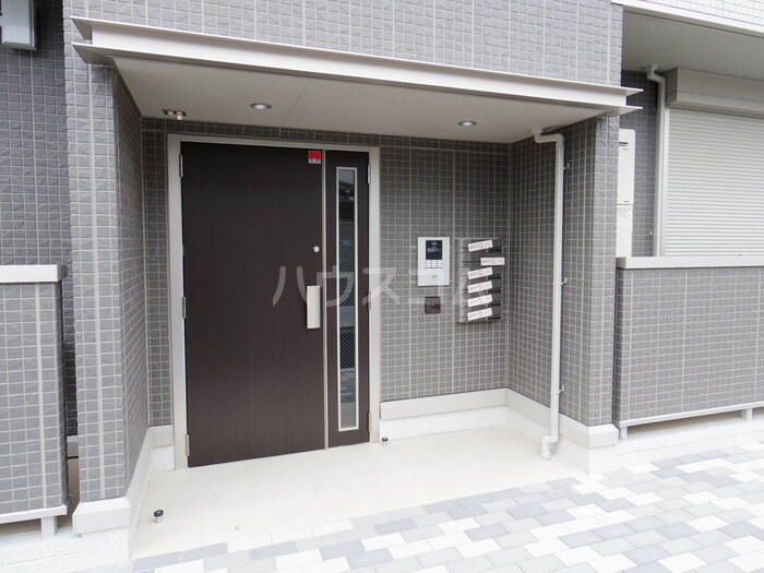 18/28 エントランス