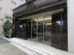 20/30 エントランス