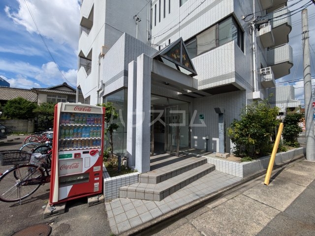 21/26 エントランス
