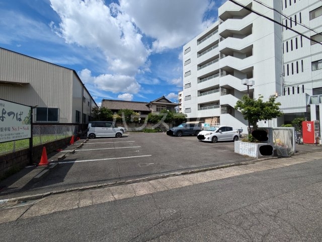 22/26 駐車場