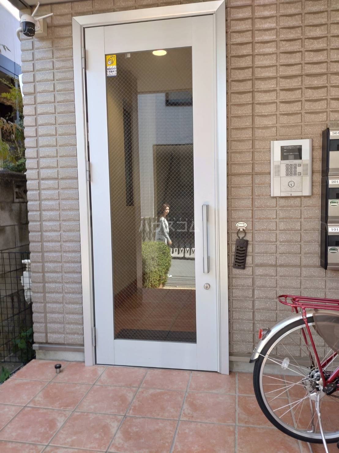 23/26 エントランス