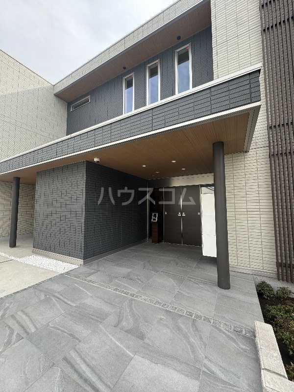 22/30 エントランス
