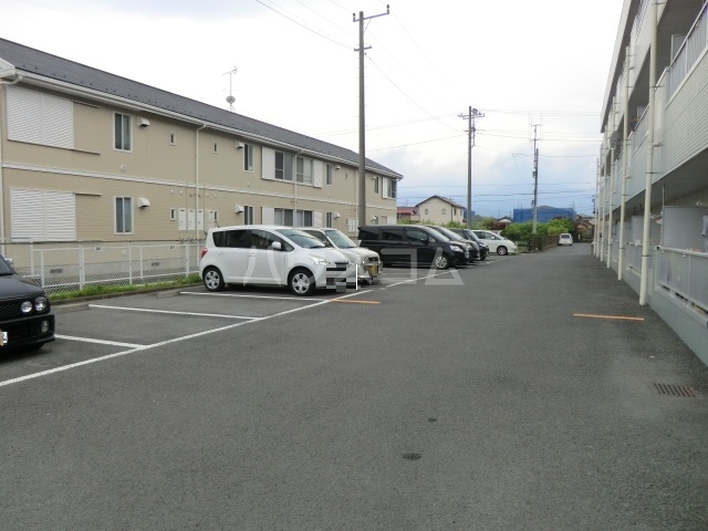 28/30 駐車場