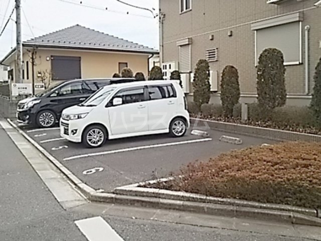 17/22 駐車場