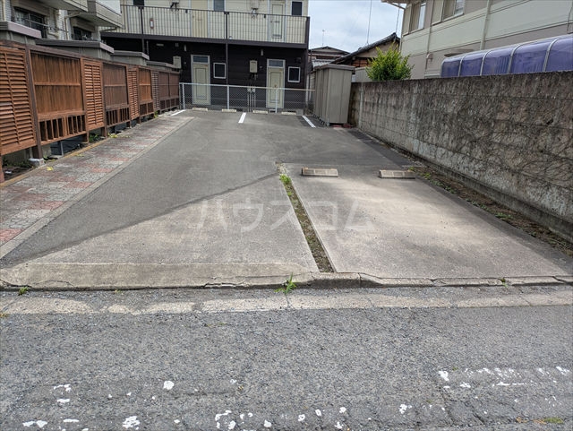 23/29 駐車場