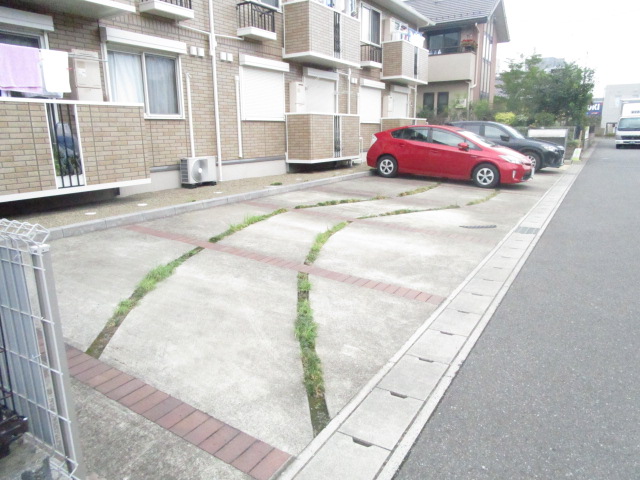 2/7 駐車場