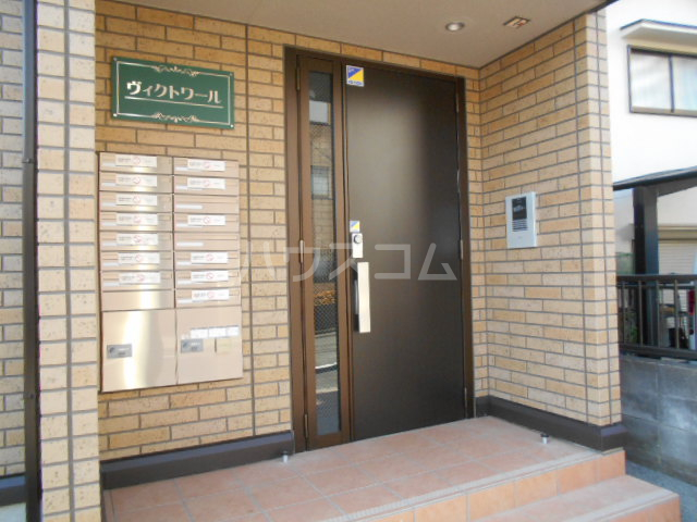 26/30 エントランス