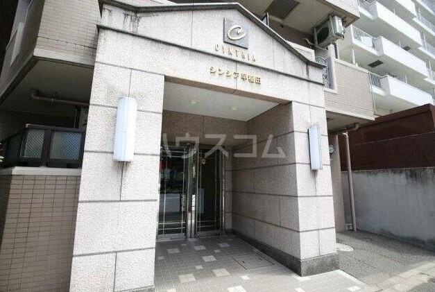 23/26 エントランス