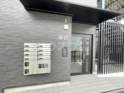 3/8 エントランス