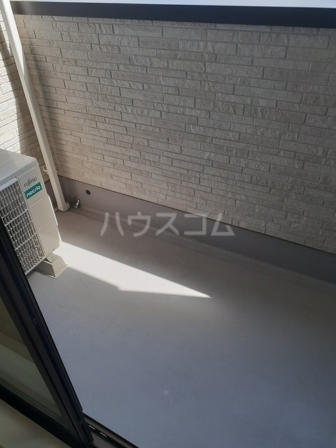 13/22 バルコニー