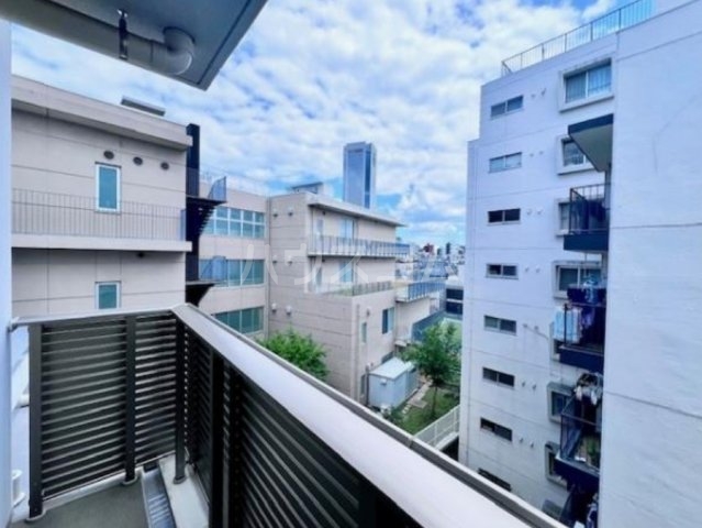 19/30 バルコニー