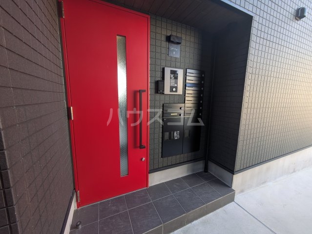 22/30 エントランス